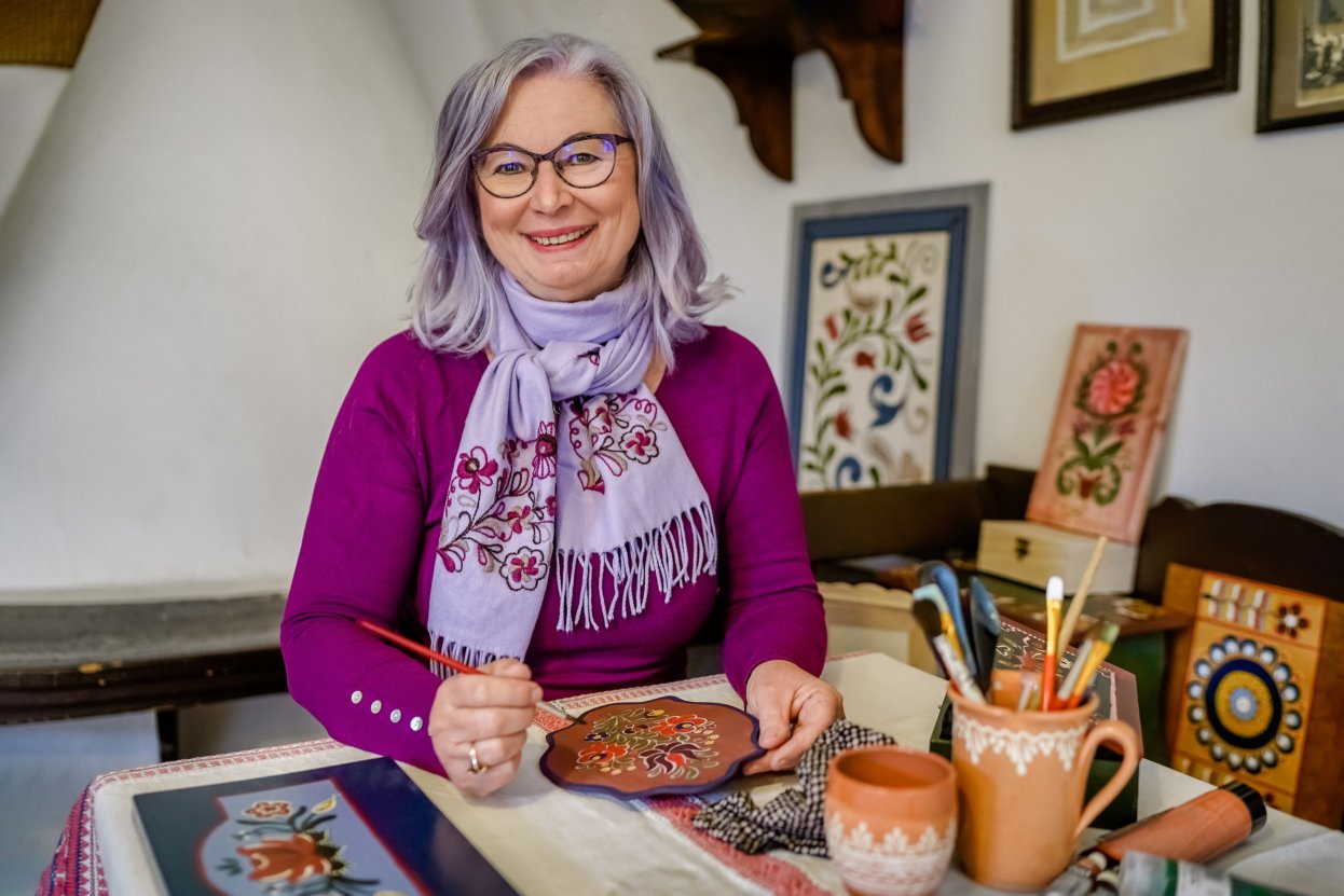 Berecz Lászlóné Zsuzsa motívumfestő1b