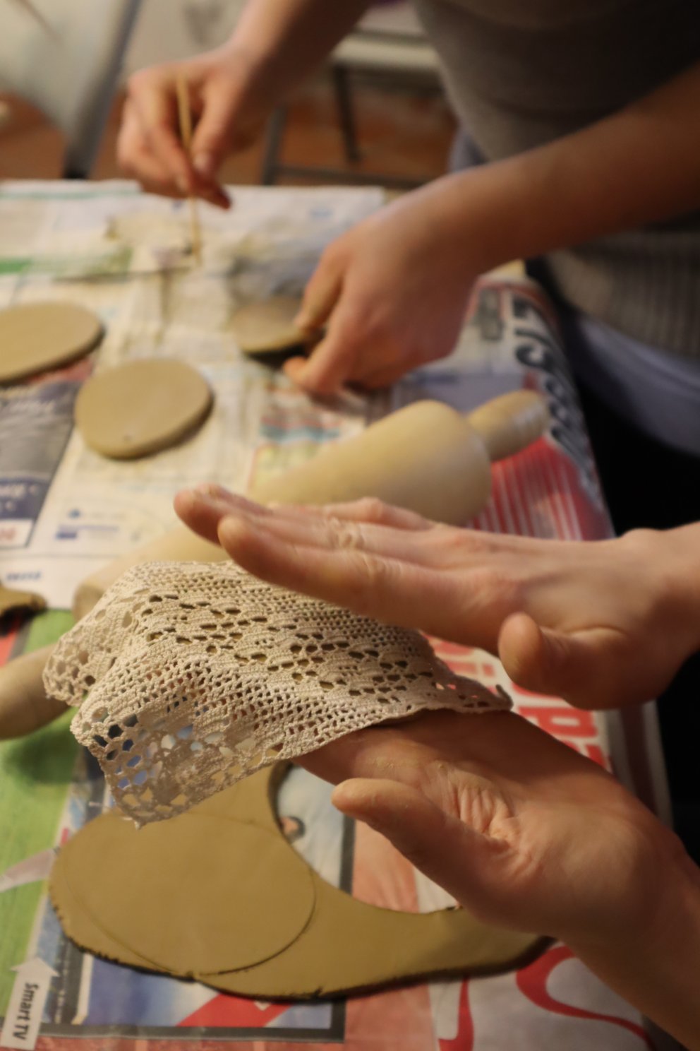 Agyagozás  Diósgyőri Népi Kézműves Alkotóházb